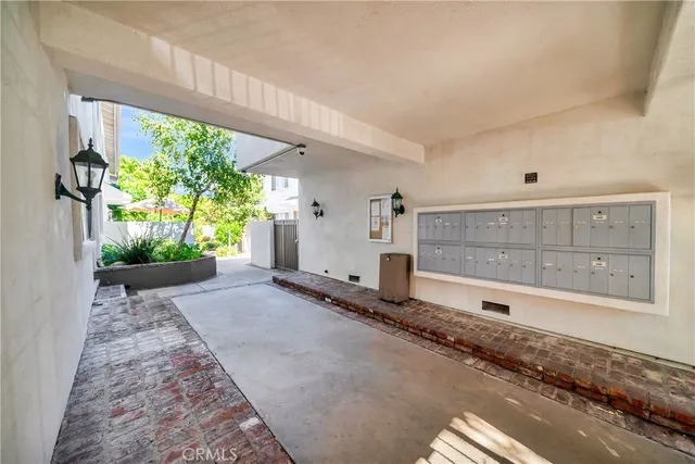 $409,000 | 18601 Collins Street, Unit D17, Tarzana, CA 91356