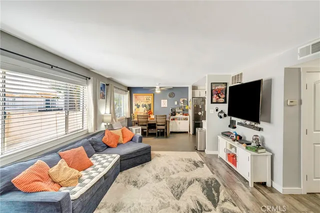 $409,000 | 18601 Collins Street, Unit D17, Tarzana, CA 91356