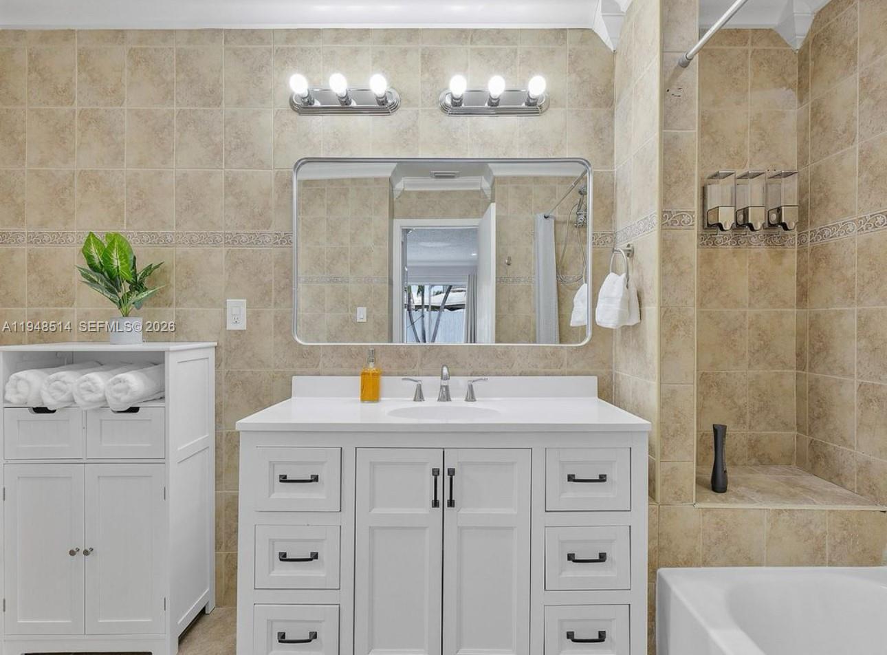 14855 Southwest 174th Street Miami, FL 33187 - Photo 15 of 23