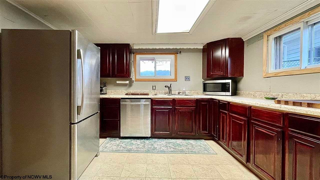 396 Maple Lake Road Bridgeport, WV 26330 - Photo 6 of 23 Gallery Image 6