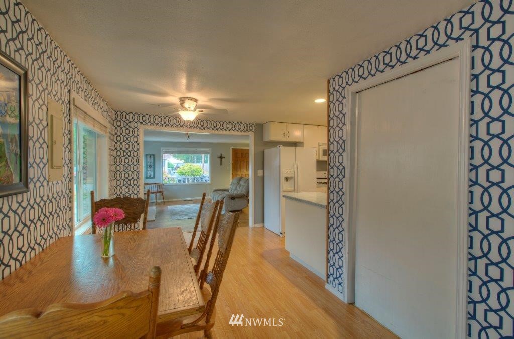 3313 Southeast 5th Street Renton, WA 98058 - Photo 6 of 17