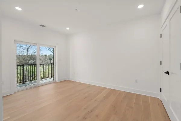 $999,900 | 16 Stearns Road, Unit 302, Wellesley, MA 02482