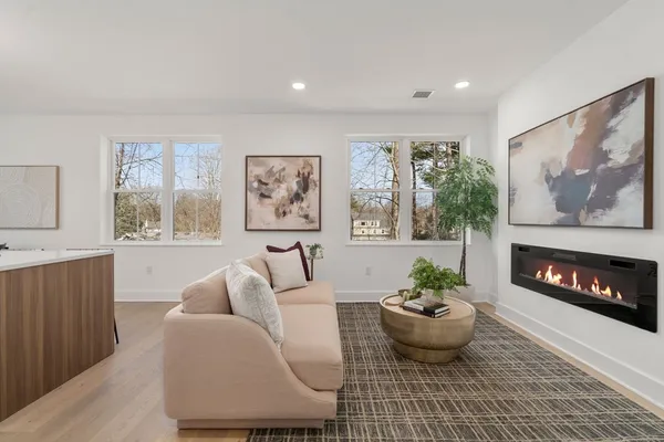 $999,900 | 16 Stearns Road, Unit 302, Wellesley, MA 02482