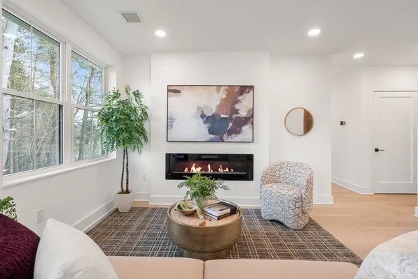 $999,900 | 16 Stearns Road, Unit 302, Wellesley, MA 02482