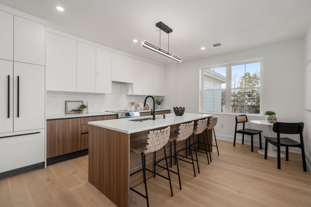 16 Stearns Road, Unit 302 Wellesley, MA 02482 - Photo 5 of 14