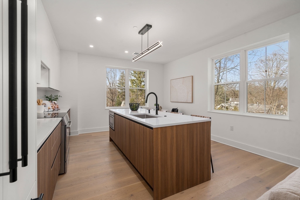 16 Stearns Road, Unit 302 Wellesley, MA 02482 - Photo 7 of 14