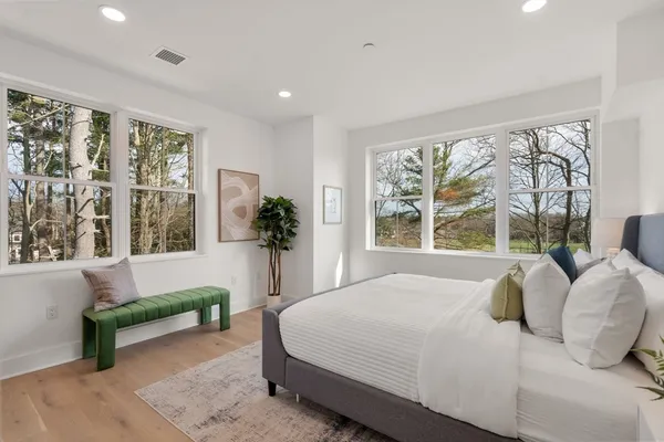 $999,900 | 16 Stearns Road, Unit 302, Wellesley, MA 02482