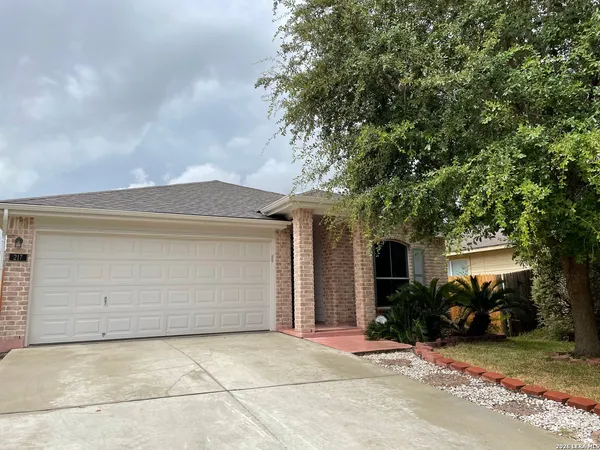 $1,895 | 217 Roadrunner Avenue, New Braunfels, TX 78130