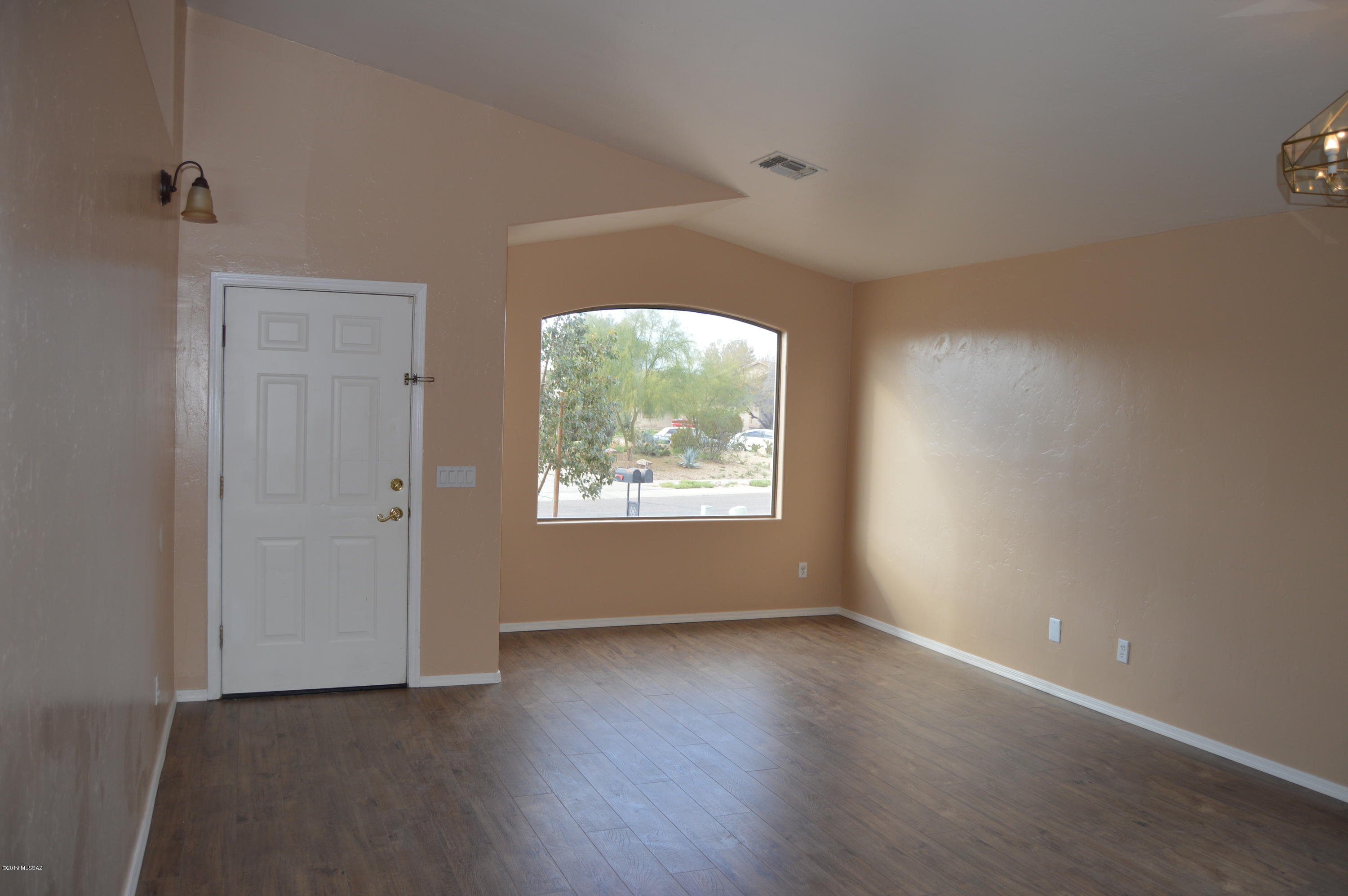 4639 South Valley Road Tucson, AZ 85714 - Photo 3 of 44