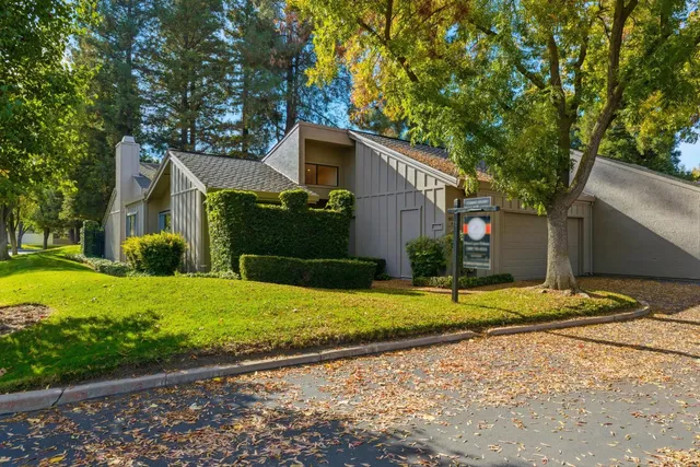 $495,000 | 1833 Edgebrook Drive, Unit A, Modesto, CA 95354