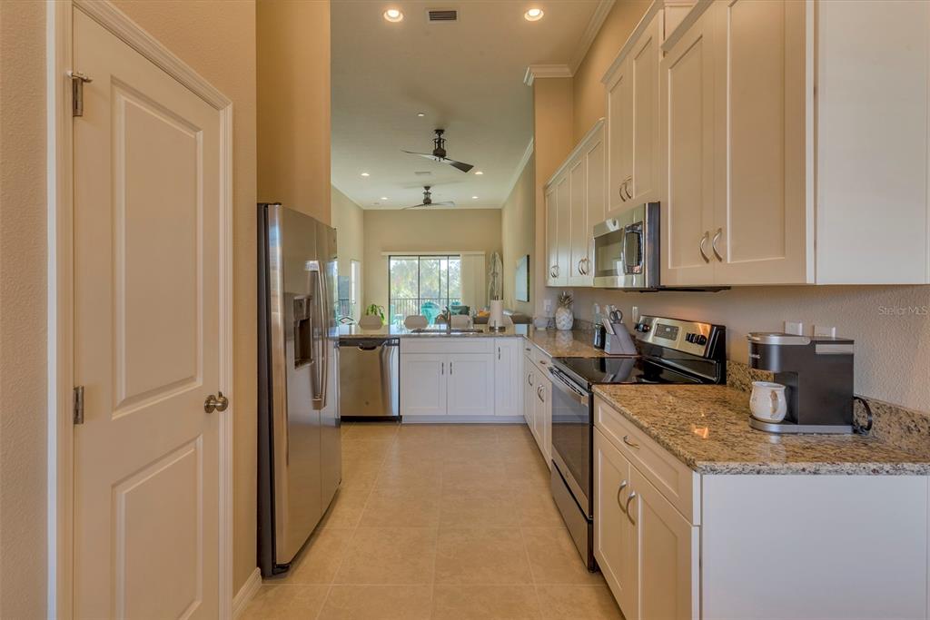 13816 Messina Loop, Unit 203 Bradenton, FL 34211 - Photo 4 of 38