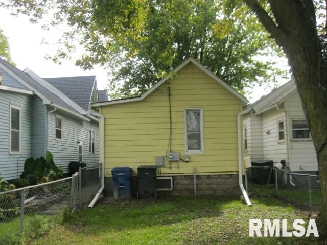 308 North 3rd Street Clinton, IA 52732 - Photo 3 of 11 Gallery Image 3