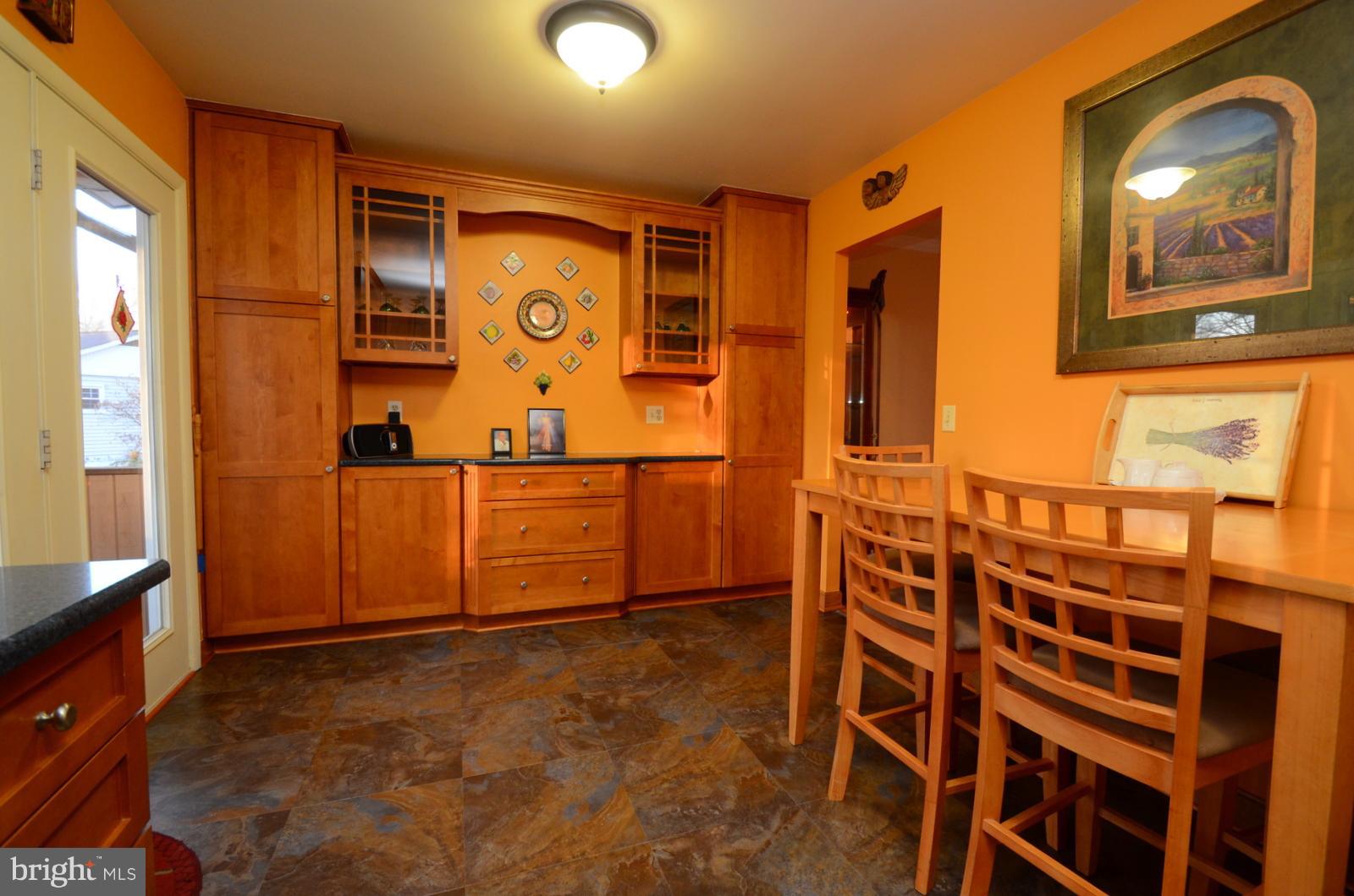 3718 Nile Road Davidsonville, MD 21035 - Photo 5 of 26 Renovated Kitchen: updated cabinets & Granite