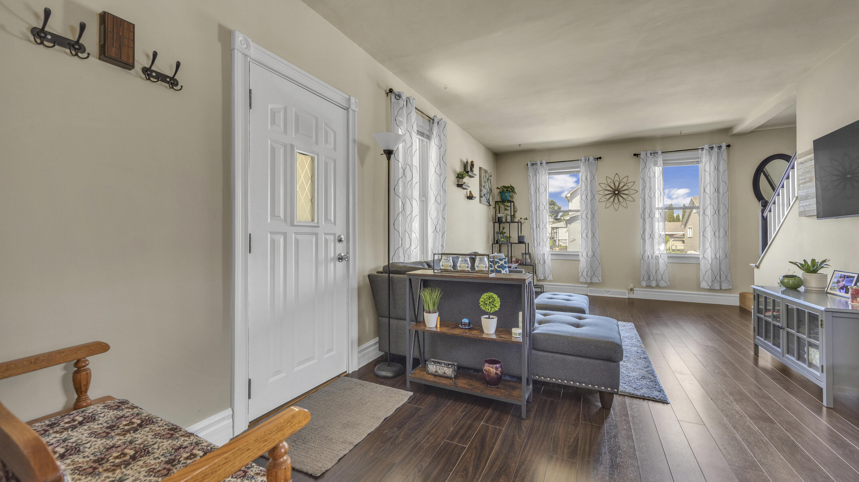 1631 Blocki Court Sheboygan, WI 53081 - Photo 7 of 23 Living Room 1-1