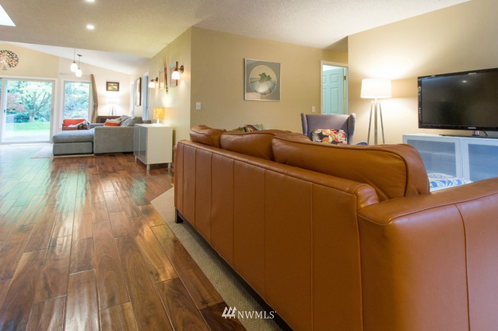 211 225th Place Southeast Bothell, WA 98021 - Photo 4 of 24