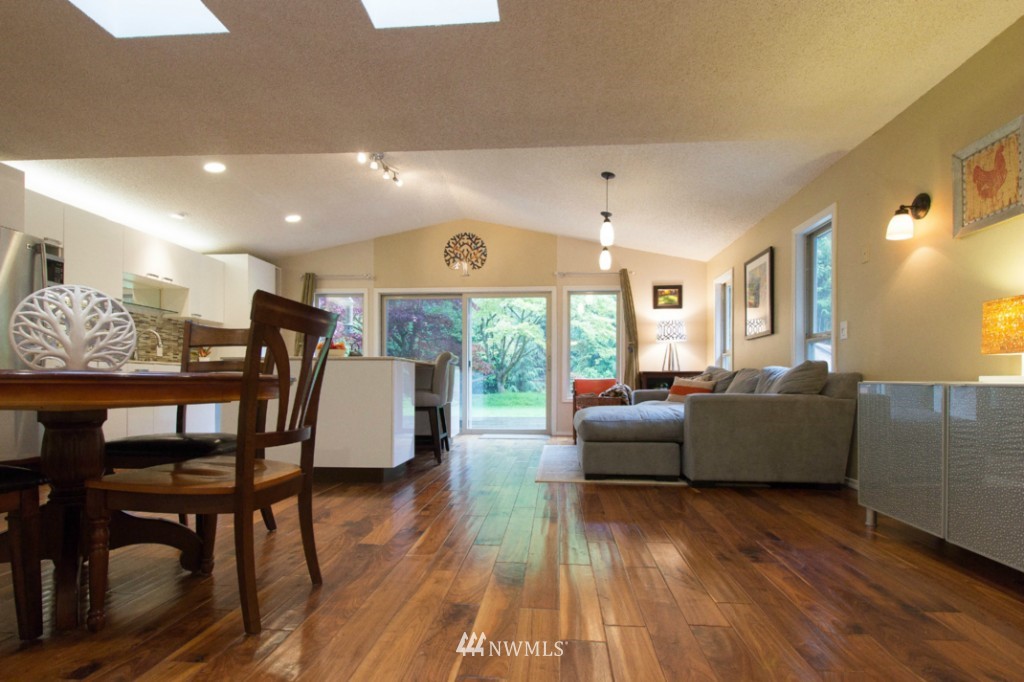 211 225th Place Southeast Bothell, WA 98021 - Photo 5 of 24
