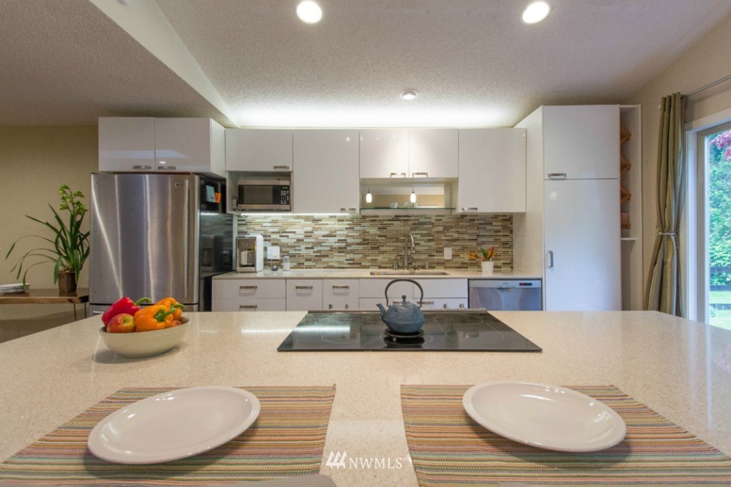 211 225th Place Southeast Bothell, WA 98021 - Photo 7 of 24