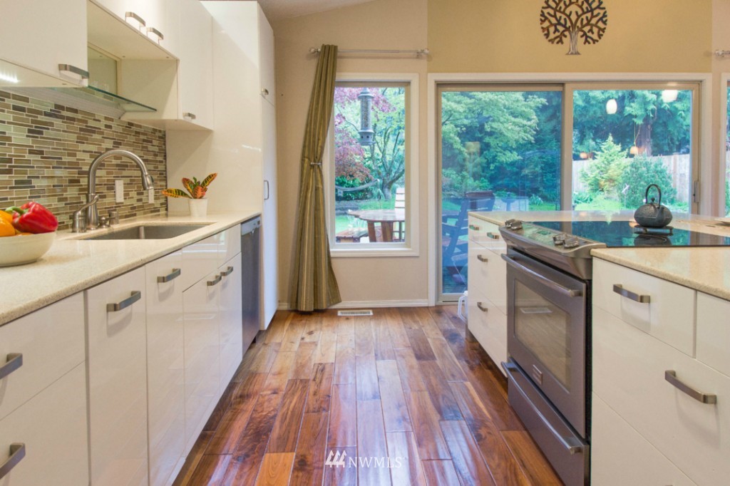 211 225th Place Southeast Bothell, WA 98021 - Photo 9 of 24