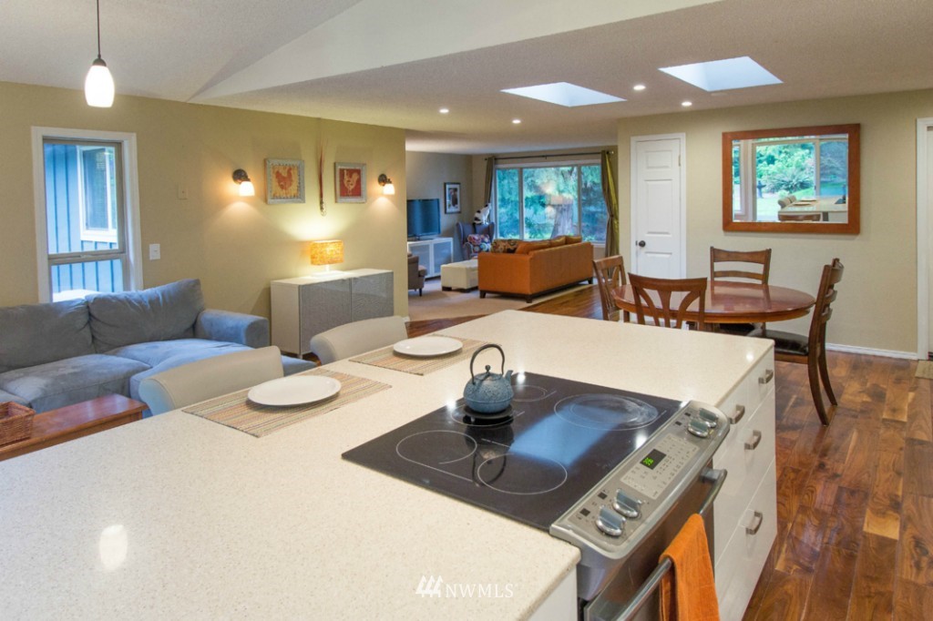 211 225th Place Southeast Bothell, WA 98021 - Photo 10 of 24