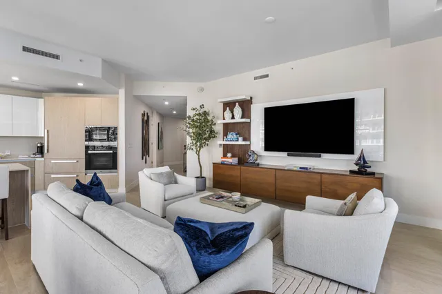 $2,100,000 | 3100 North Ocean Drive, Unit H1209, Singer Island, FL 33404