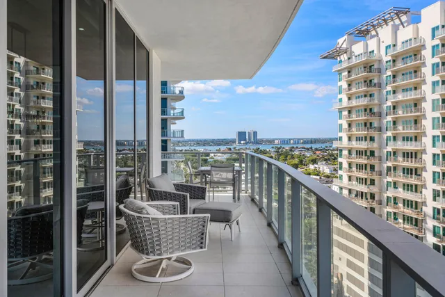 $2,100,000 | 3100 North Ocean Drive, Unit H1209, Singer Island, FL 33404