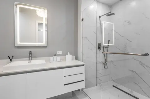 $2,100,000 | 3100 North Ocean Drive, Unit H1209, Singer Island, FL 33404