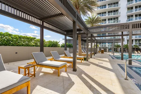$2,100,000 | 3100 North Ocean Drive, Unit H1209, Singer Island, FL 33404