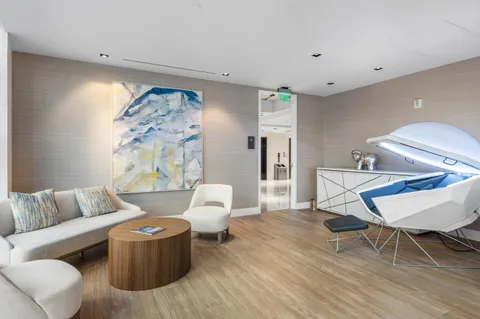 $2,100,000 | 3100 North Ocean Drive, Unit H1209, Singer Island, FL 33404