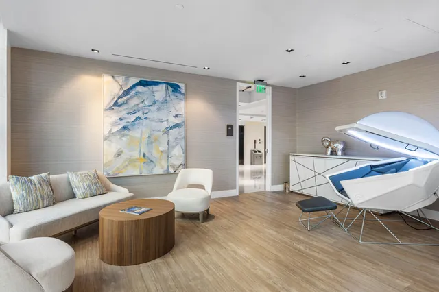 $2,100,000 | 3100 North Ocean Drive, Unit H1209, Singer Island, FL 33404