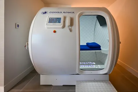 $2,100,000 | 3100 North Ocean Drive, Unit H1209, Singer Island, FL 33404