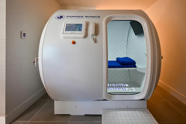 $2,100,000 | 3100 North Ocean Drive, Unit H1209, Singer Island, FL 33404