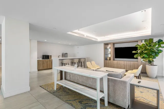 $2,100,000 | 3100 North Ocean Drive, Unit H1209, Singer Island, FL 33404