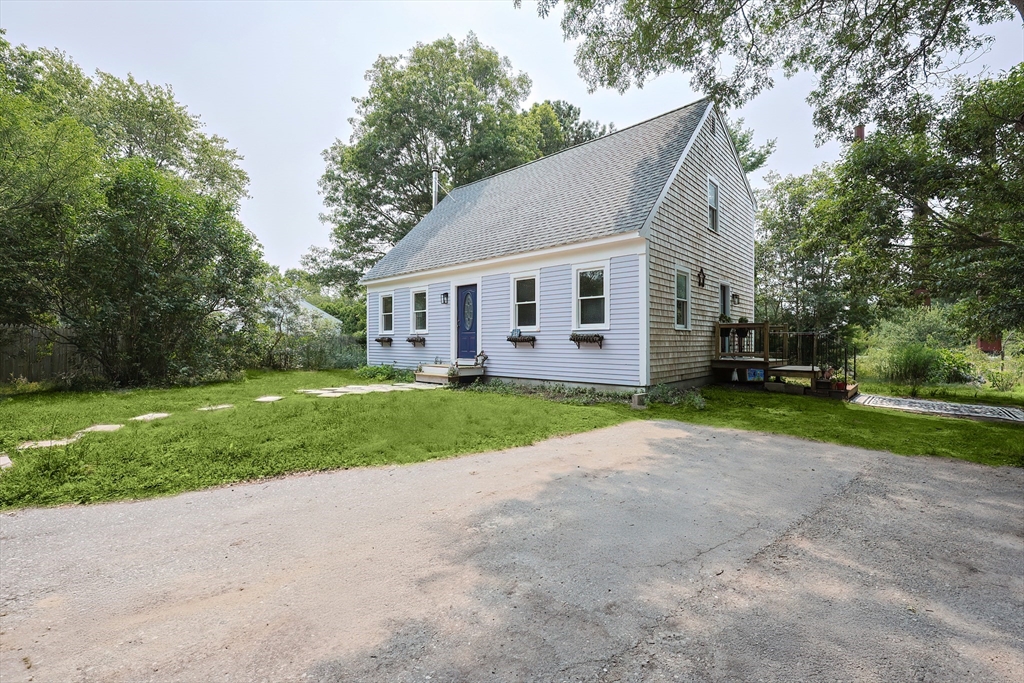 21 Shannon Way Barnstable, MA 02632 - Photo 3 of 36