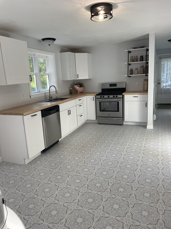 21 Shannon Way Barnstable, MA 02632 - Photo 7 of 36