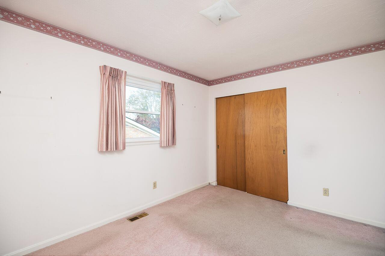 861 Honeysuckle Road Lexington, KY 40504 - Photo 12 of 21 Listing Photo