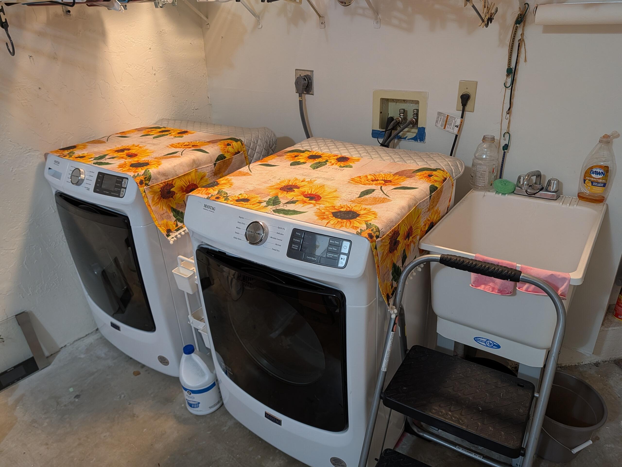 17372 Boca Club Boulevard, Unit 405 Boca Raton, FL 33487 - Photo 51 of 74 a utility room with dryer and washer
