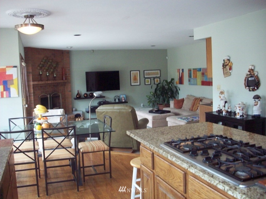 15828 Southeast 184th Street Renton, WA 98058 - Photo 8 of 25 Gallery Image 8