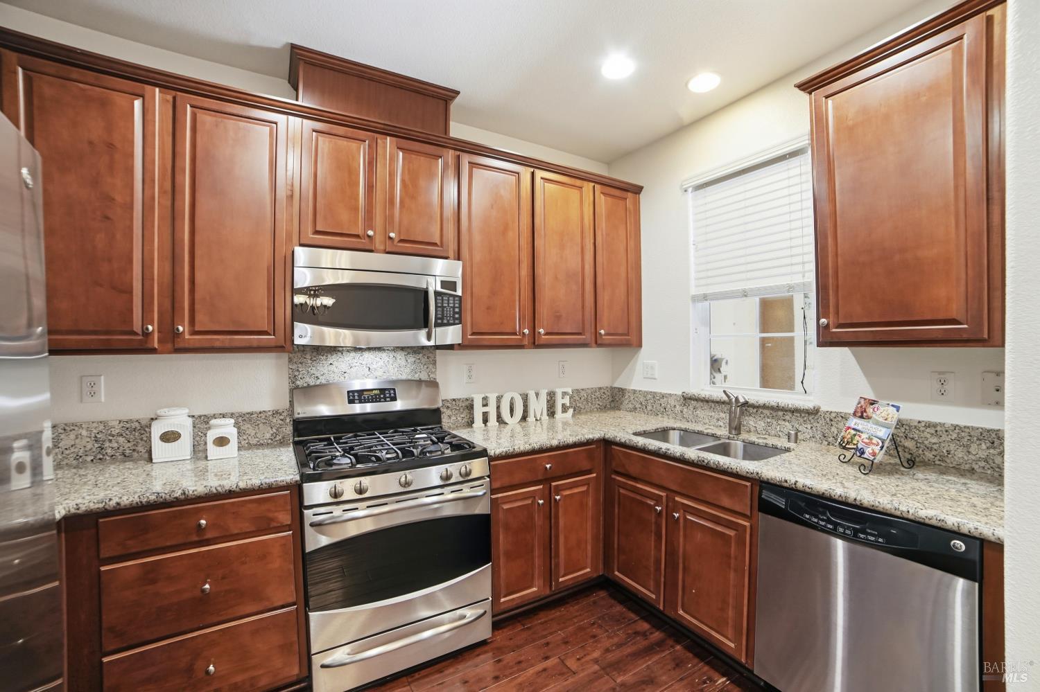 2216 Bell Flower Lane Santa Rosa, CA 95404 - Photo 5 of 39