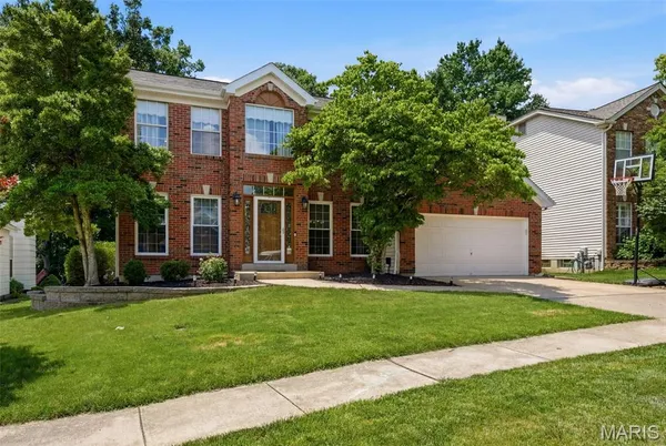 $490,000 | 305 Oak Top Court, Ballwin, MO 63021