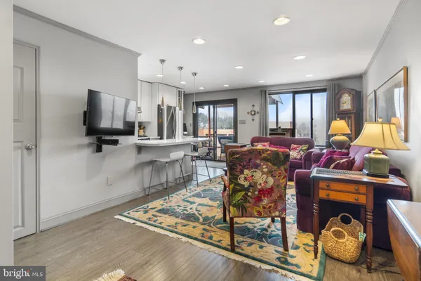$2,700 | 1593 North Colonial Terrace, Unit 306X, Arlington, VA 22209