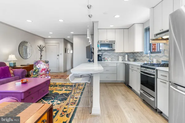 $2,700 | 1593 North Colonial Terrace, Unit 306X, Arlington, VA 22209