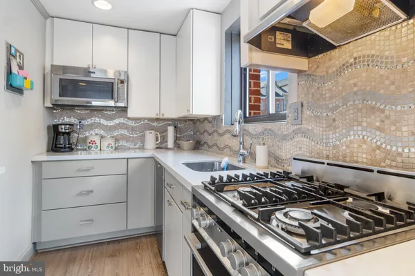 $2,700 | 1593 North Colonial Terrace, Unit 306X, Arlington, VA 22209
