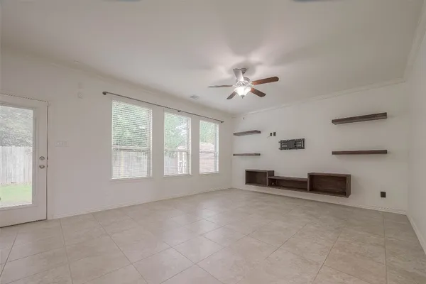 $2,500 | 2261 Oak Cir Drive North, Conroe, TX 77301