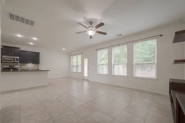 $2,500 | 2261 Oak Cir Drive North, Conroe, TX 77301