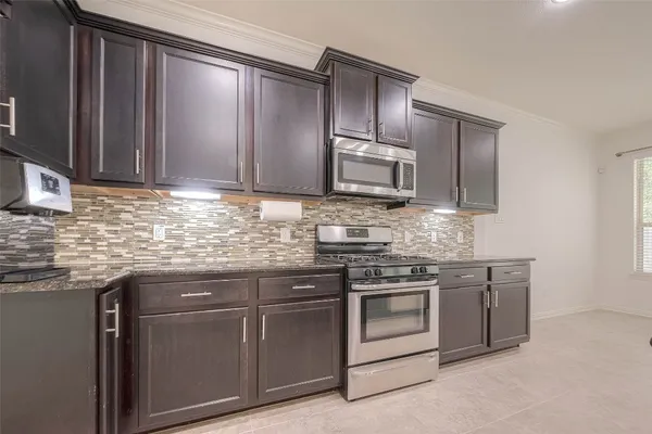 $2,500 | 2261 Oak Cir Drive North, Conroe, TX 77301