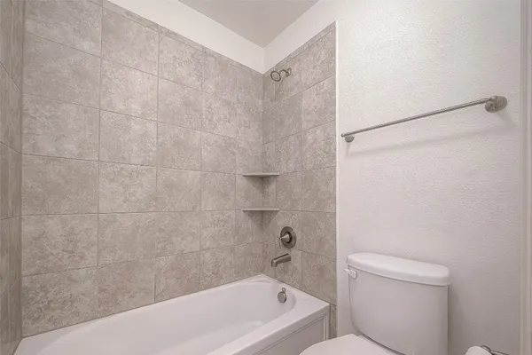 $2,500 | 2261 Oak Cir Drive North, Conroe, TX 77301