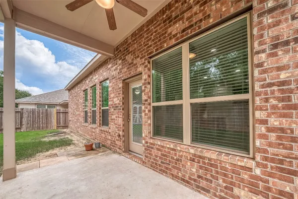 $2,500 | 2261 Oak Cir Drive North, Conroe, TX 77301