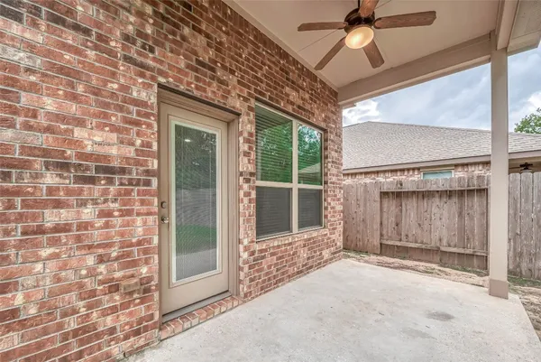 $2,500 | 2261 Oak Cir Drive North, Conroe, TX 77301