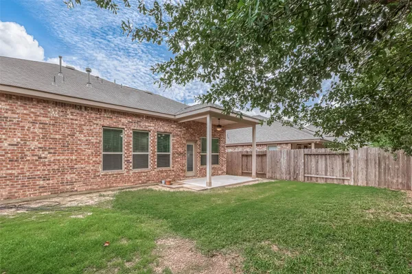 $2,500 | 2261 Oak Cir Drive North, Conroe, TX 77301