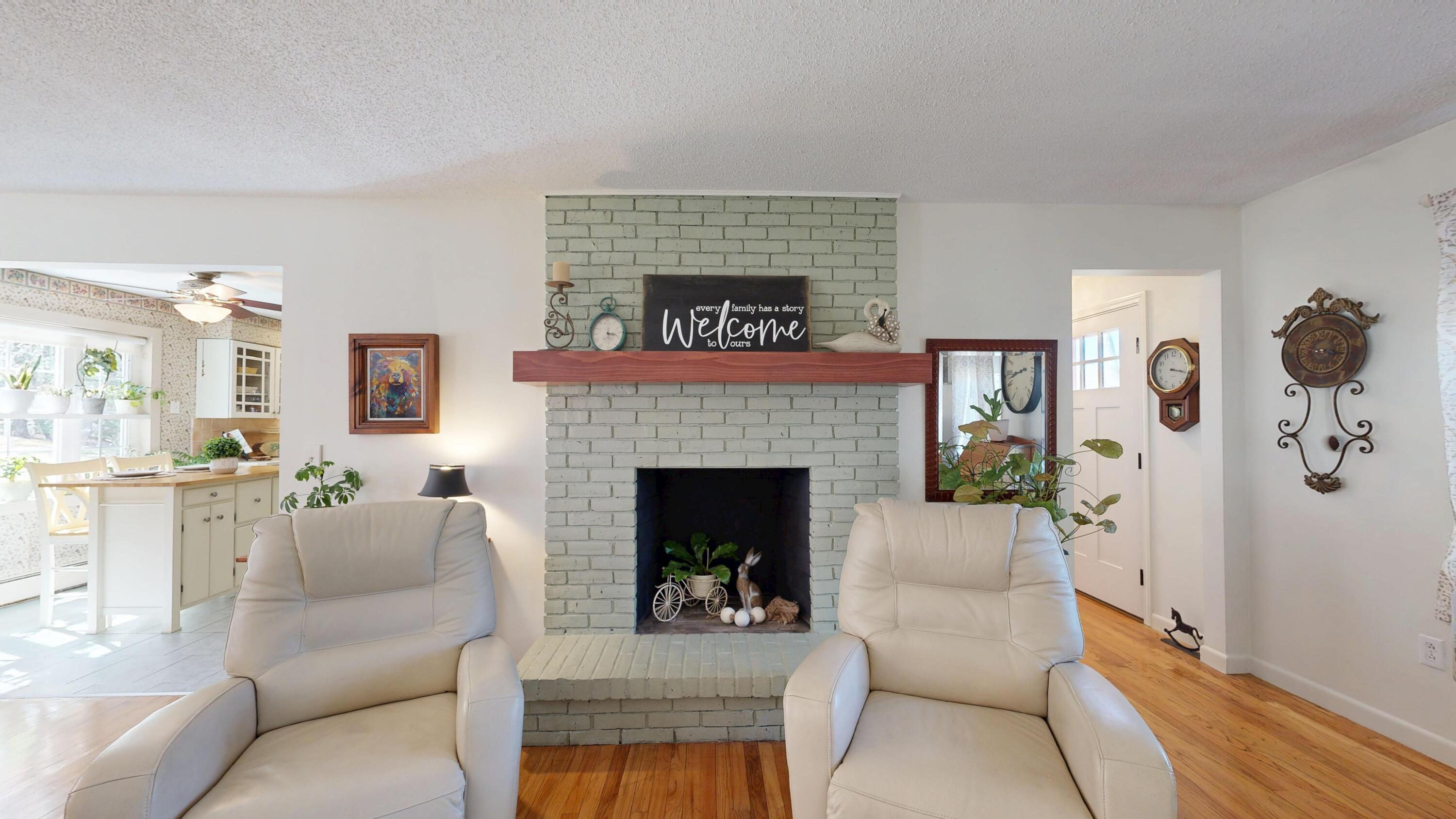 77 Pinewoods Road Lewiston, ME 04240 - Photo 15 of 48 Living Room